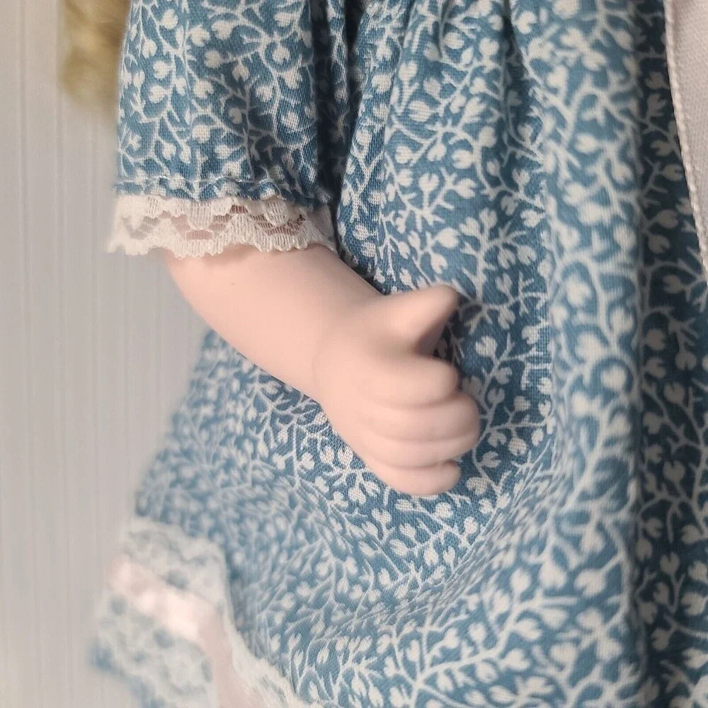 Anna's Doll Julie Dollmasco Stuffed Body Blonde Hat Skirt READ